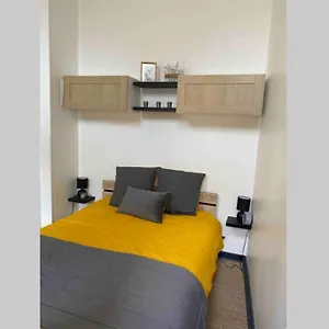 Centre De Moulins Apartment